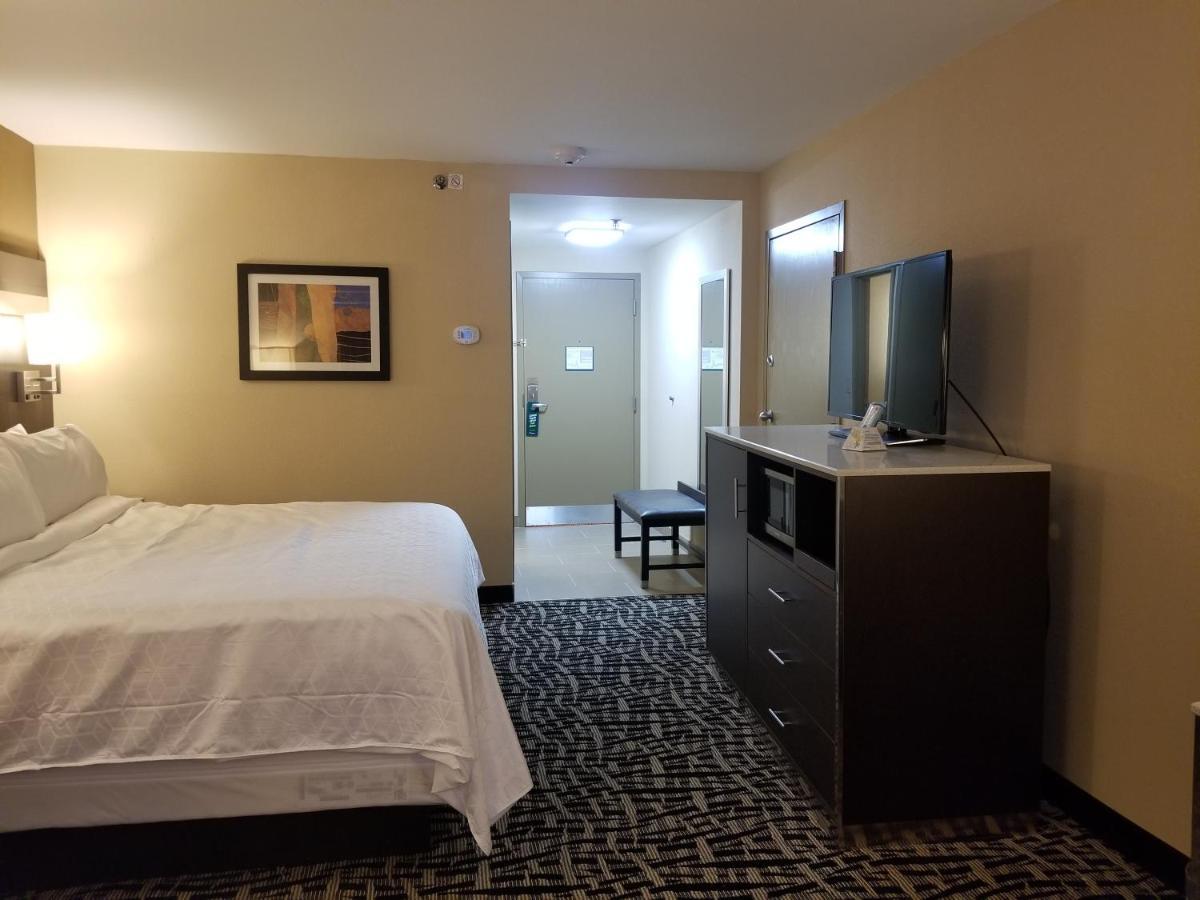 Holiday Inn Poughkeepsie By Ihg Exterior photo