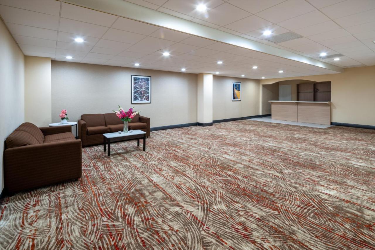 Holiday Inn Poughkeepsie By Ihg Exterior photo